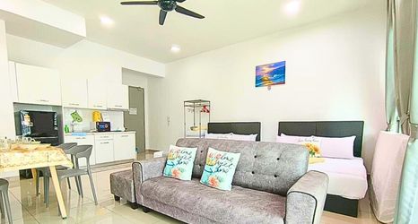 Others 2 Spacious Cybersquare Ensuite with Pool View #CS8