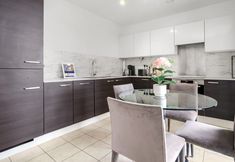 อื่นๆ 5 Exclusive 2 Bedroom Flat in Queens Park!