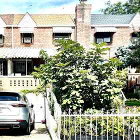 Hotel Exterior1LGA, 3 Br Duplex Private House!,82nd Street–Jackson Heights飯店