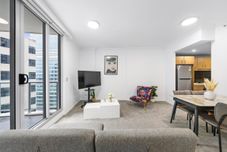 其他 Vibrant 2BR Apt in the heart of city/Central