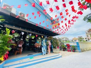 Others 4 SHARE Hostel & Coffee