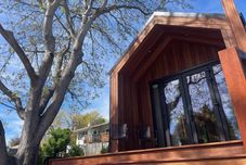 Lainnya Walnut on Russell