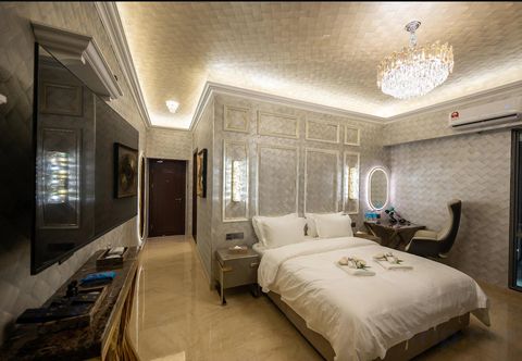 Lain-lain Regis by Ritz, Imago Mall Loft B