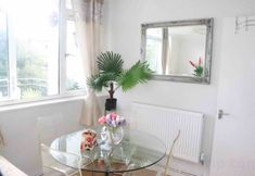 Lainnya 7 Cosy 3 Bed Flat Near London's Highlights