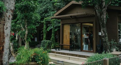 Others 2 Hotel Baanrincome