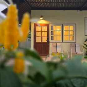 Hotel Exterior1Cozy House – Walkable to MAYA & Nimman,ร้านกุ้งยิ้ม-เชียงใหม่ สาขาสันติธรรม飯店