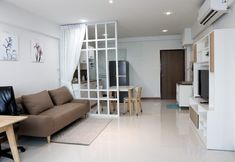 Others 5 J's Second Home