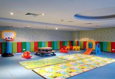 其他 4 Royal Crown Scsp 883 KK CBD near Imago