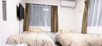 Others 6 WZRE House (Entire only)