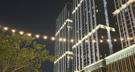 Others 2 53rd Floor, 2 Br, Netflix, Apt with View by Sky