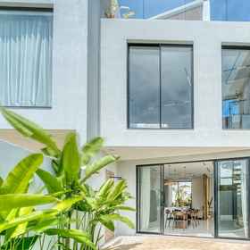 Hotel Exterior 1 Villa Snow White 1- 3BR Haven Near Pandawa Beach, Rest Area Kampung Kaman Hotels