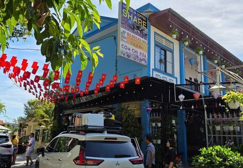 Others SHARE Hostel & Coffee