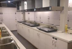 Others 6 Xiao Hotel Apartment (Shanghai Pengpu Xincun Subway Station)