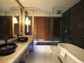 Others 4 Lijiang Liya Linyuan