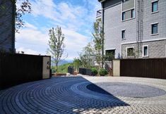 Others 7 V-Live Wtown Resorts