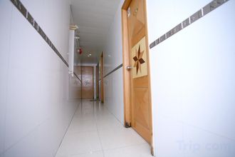 Others 4 Pay-less Guest House A9