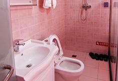 Others 4 Binge Theme Hotel