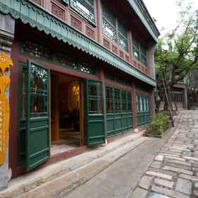 Logo1Beauties Hot Spring Boutique Hotel，Jinshanling Great Wall Tourist Area飯店