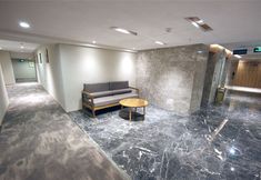 Others 6 Leader Hotel