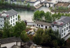 기타 5 Eryuan Baijuyi Chinese Inn