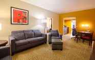 Ruang Umum 6 Embassy Suites by Hilton Laredo
