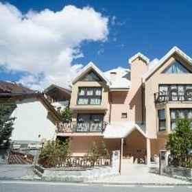 Frejus Case Vacanze - Residence Villa Frejus 1, โรงแรม & ที่พัก Bardonecchia