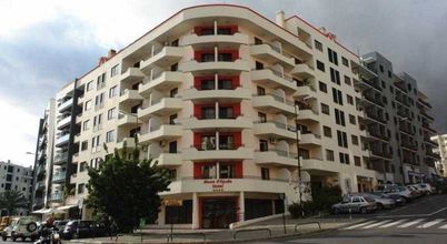 Bên ngoài 4 Musa D'Ajuda