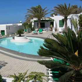 벨라스케스 1, 플라야 데 로스 포시요스 호텔