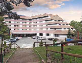 Exterior 2 Alp Hotel Masella