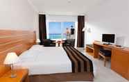 Bedroom 5 Allsun Hotel Esquinzo Beach