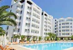 Hồ bơi 2 City’s Hill Hotel