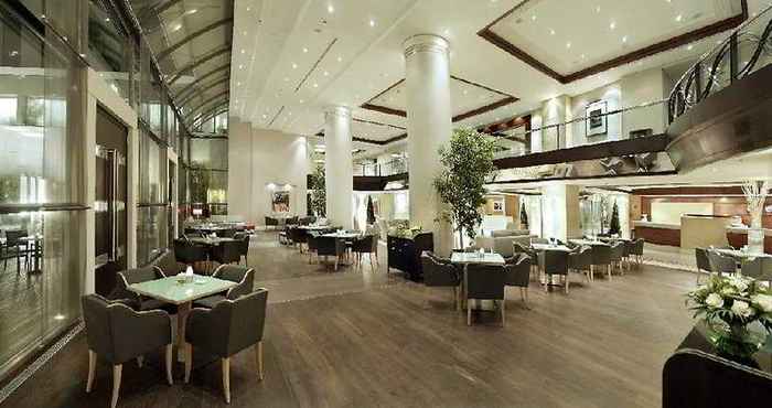 Restoran Athens Marriott Hotel