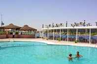 Swimming Pool Pyramisa Isis Corniche