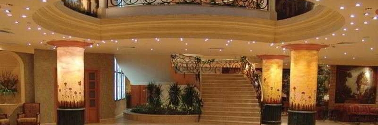 Lobby Pyramisa Suites Hotel Cairo