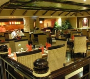 Restaurant 5 Pyramisa Suites Hotel Cairo