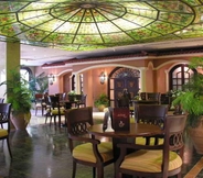 Restaurant 7 Pyramisa Suites Hotel Cairo