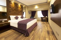 Bedroom Pyramisa Suites Hotel Cairo