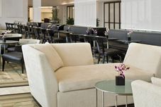 酒吧、咖啡廳與交誼廳 Pier Sixty-Six & Marina