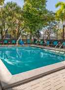 SWIMMING_POOL Comfort Inn & Suites Downtown Brickell-Port of Mia