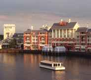 Exterior 2 Disney's Boardwalk Inn