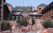 Swimming Pool 2 Disney's Wilderness Lodge