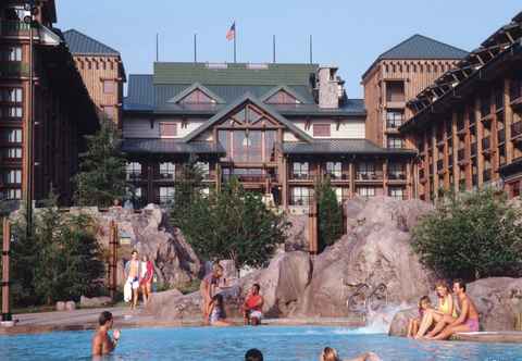 Swimming Pool Disney's Wilderness Lodge