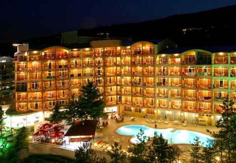 Swimming Pool Luna Beach Hotel