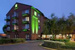 Holiday Inn Marina Hull, ₱ 5,405.56