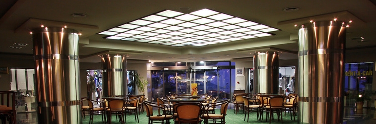 Lobby Hotel Lilia