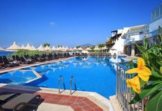 Swimming Pool 7 Club Forever