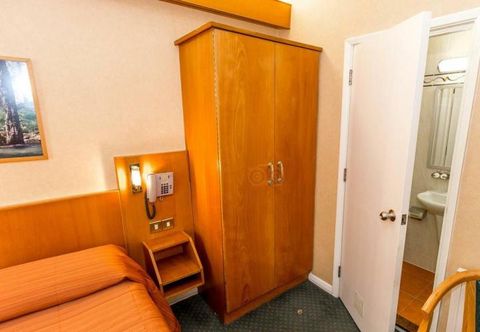 Bedroom The Beverley House