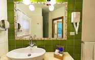 In-room Bathroom 5 Resort Cala di Falco