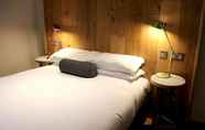 Bedroom 7 Cairn Hotel Newcastle