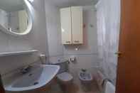 In-room Bathroom Torre Levante